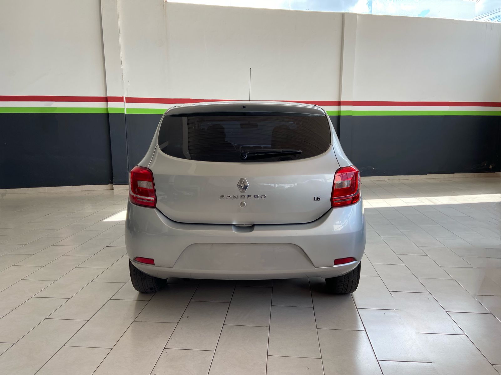 Mira esta publicación de Renault Sandero 2017 en Motordil