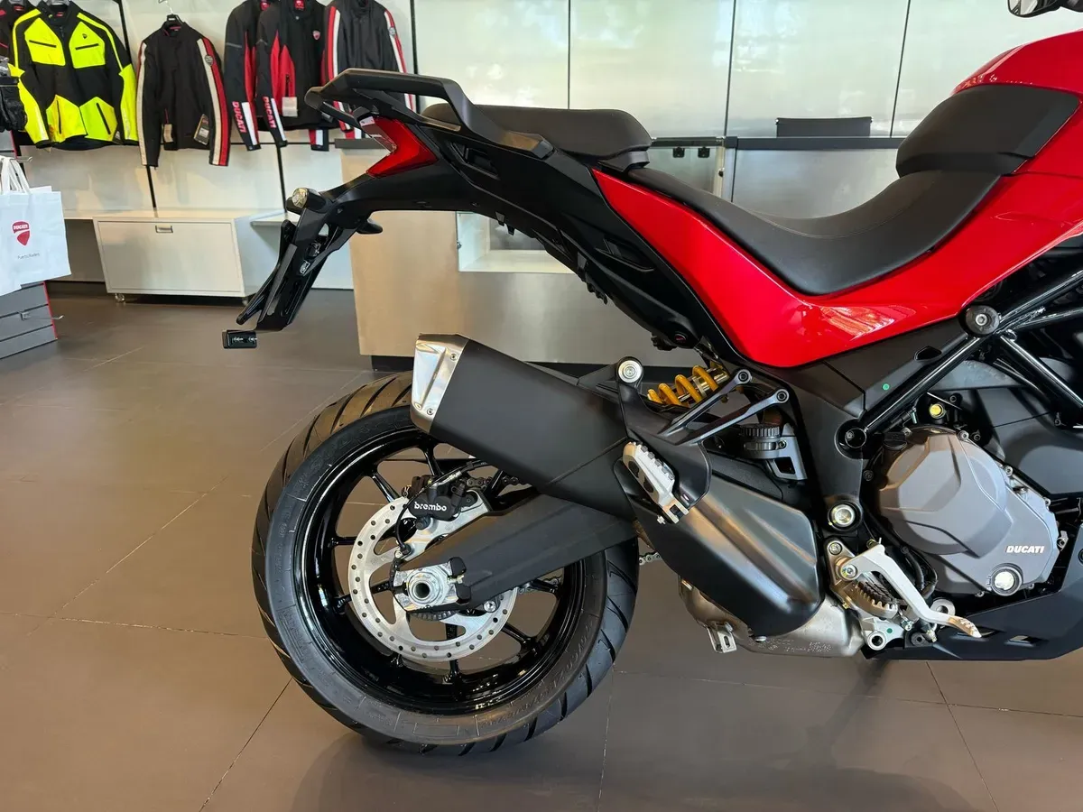 Mira esta publicación de Ducati 950 2025 en Motordil