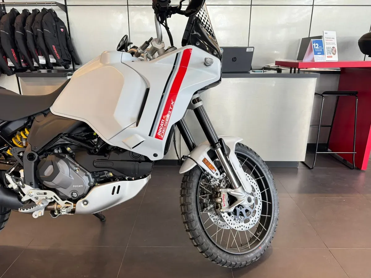 Mira esta publicación de Ducati 950 2025 en Motordil