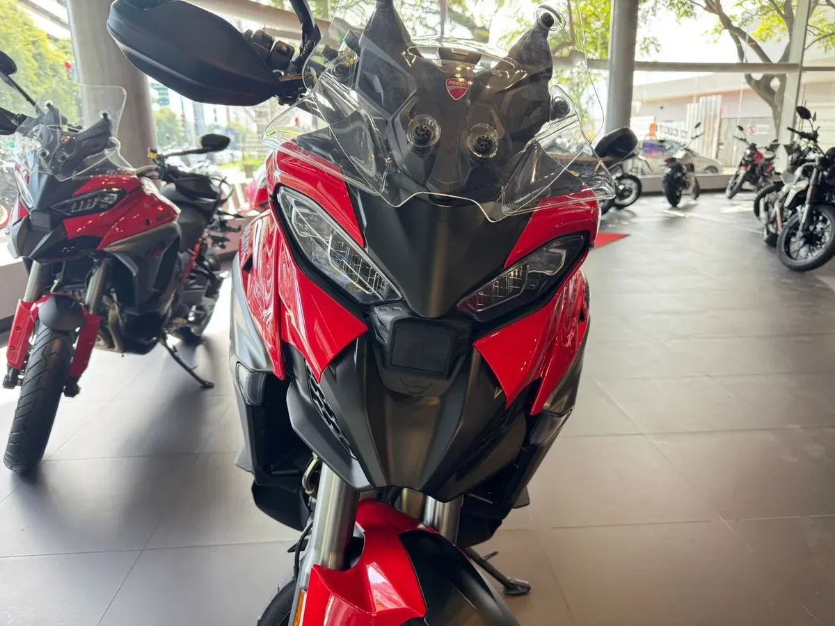 Mira esta publicación de Ducati 1158 V4 S Radar 2025 en Motordil