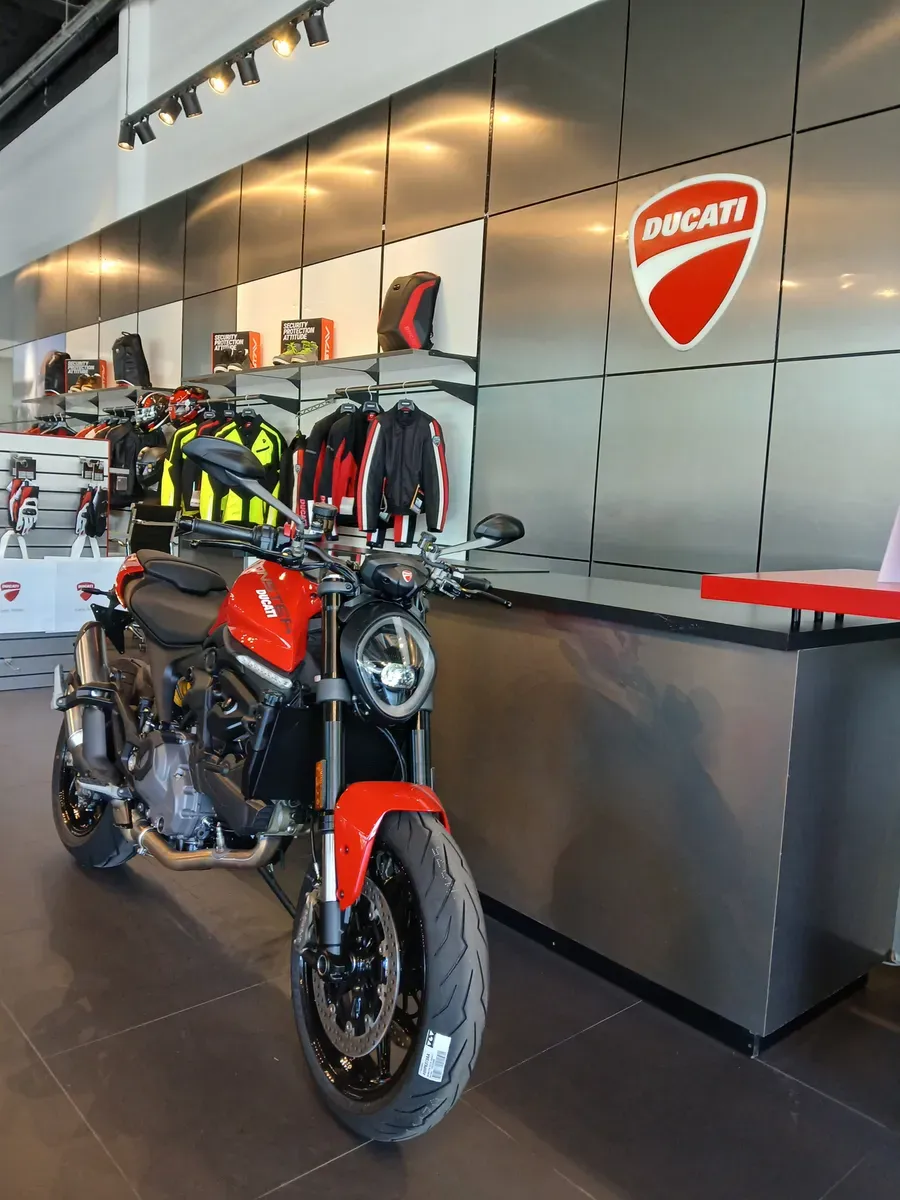 Mira esta publicación de Ducati 937 2025 en Motordil