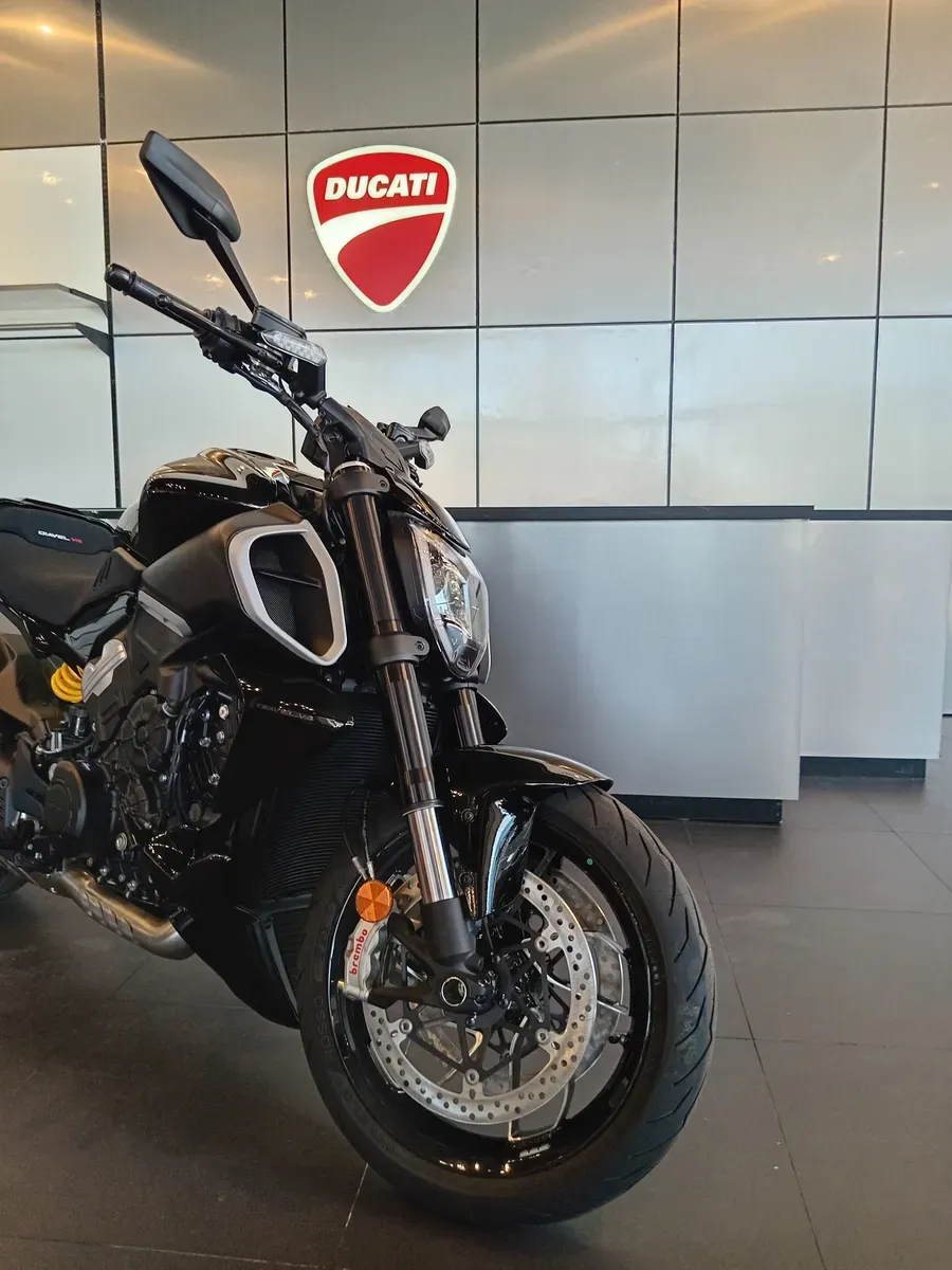 Mira esta publicación de Ducati 1158 Diavel V4 2025 en Motordil