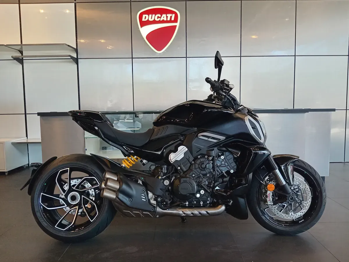 Mira esta publicación de Ducati 1158 Diavel V4 2025 en Motordil