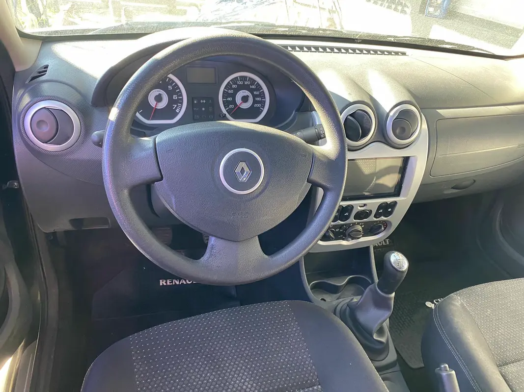 Mira esta publicación de Renault Sandero 2010 en Motordil