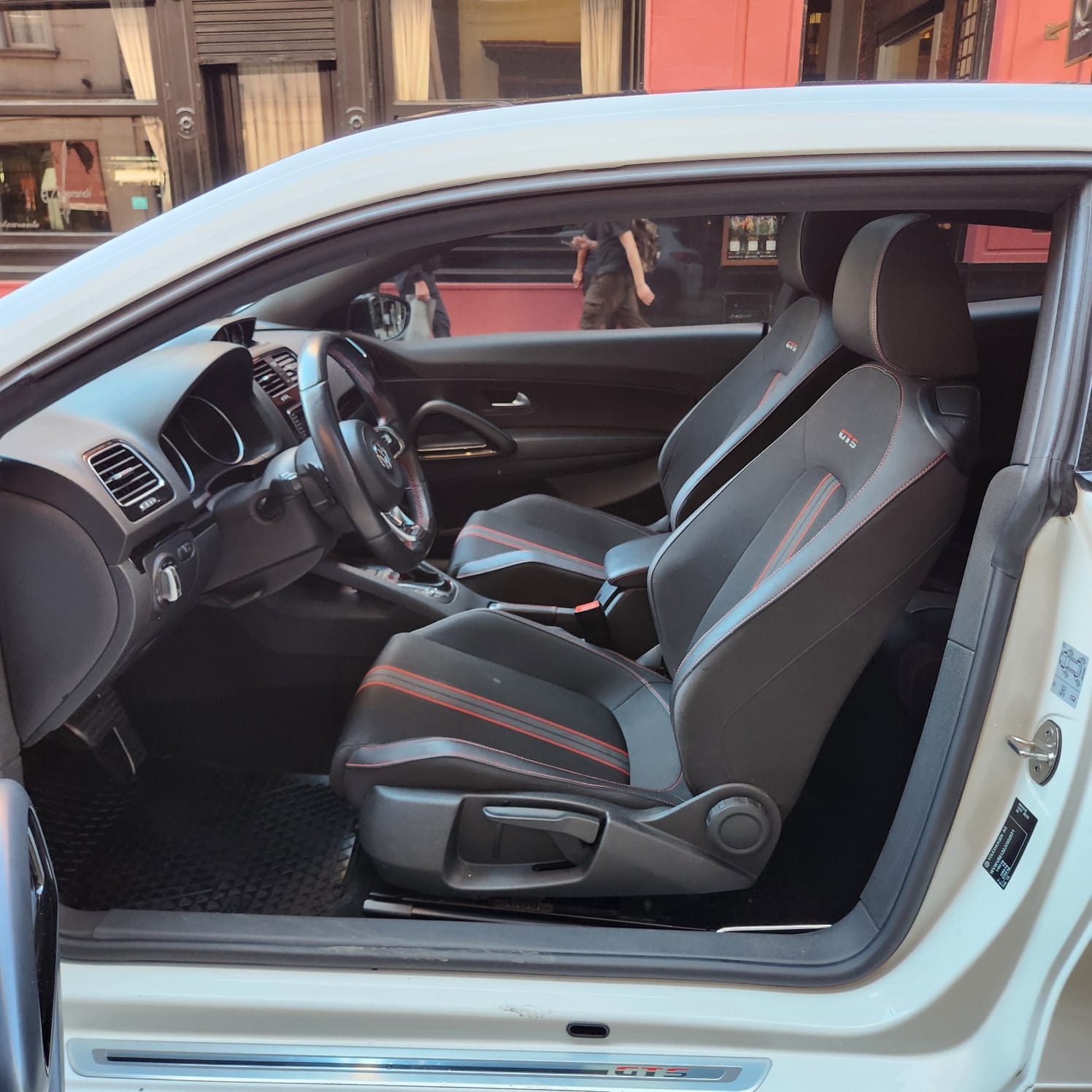 Mira esta publicación de Volkswagen Scirocco 2018 en Motordil