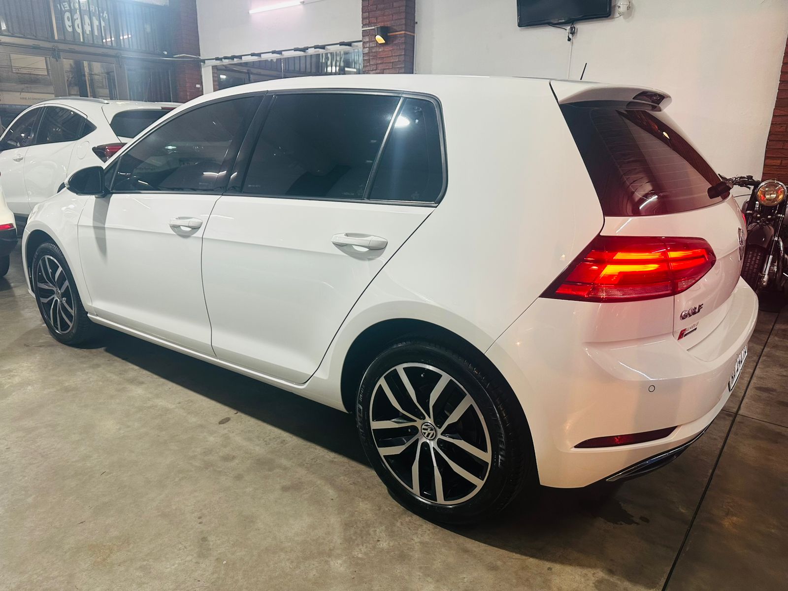 Mira esta publicación de Volkswagen Golf 2018 en Motordil