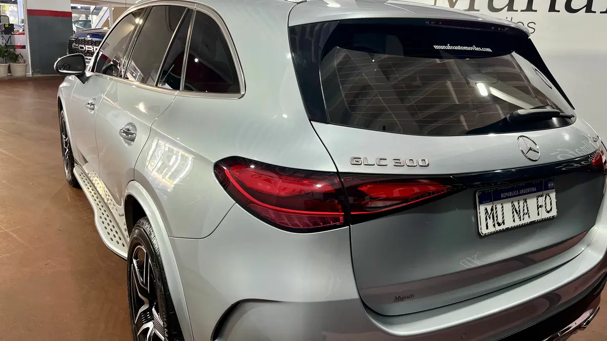 Mira esta publicación de Mercedes Benz GLC 2023 en Motordil