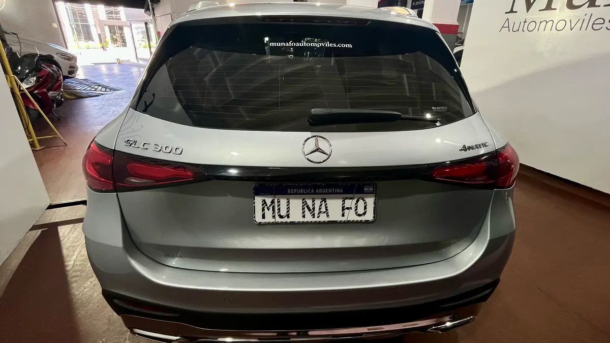 Mira esta publicación de Mercedes Benz GLC 2023 en Motordil