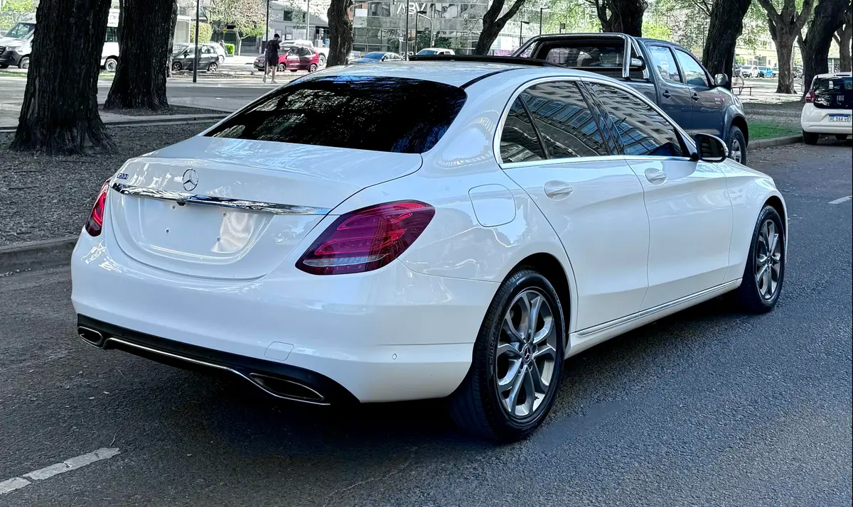 Mira esta publicación de Mercedes Benz Clase C 2018 en Motordil