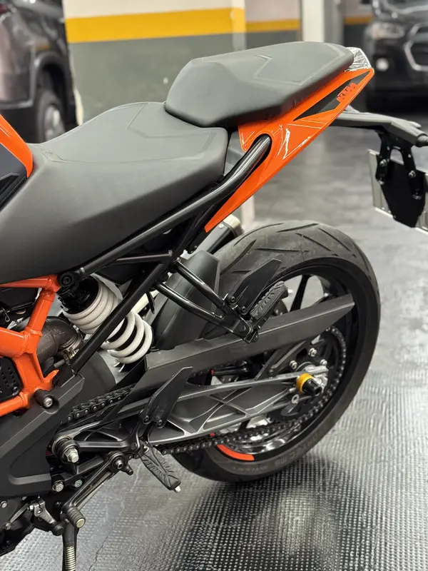 Mirá esta publicación de KTM Duke 390 Naked G3