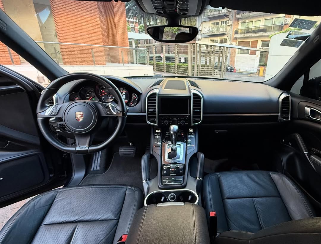 Mira esta publicación de Porsche Cayenne 2013 en Motordil