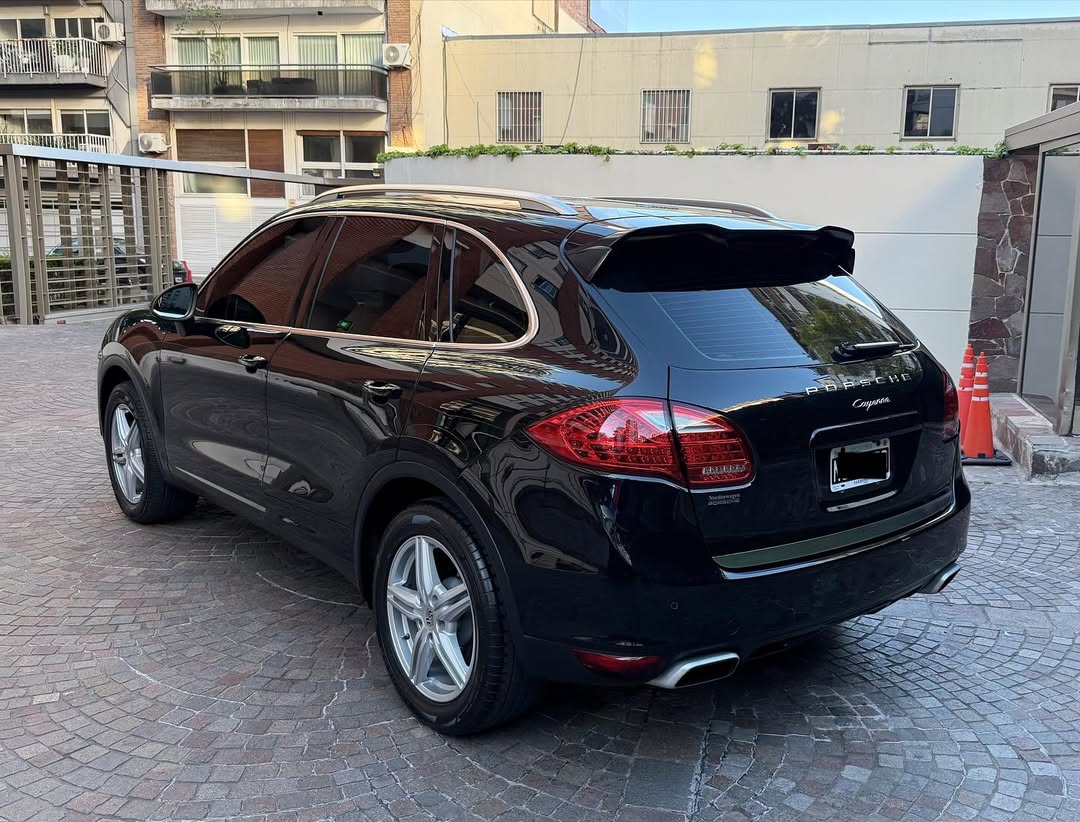 Mira esta publicación de Porsche Cayenne 2013 en Motordil