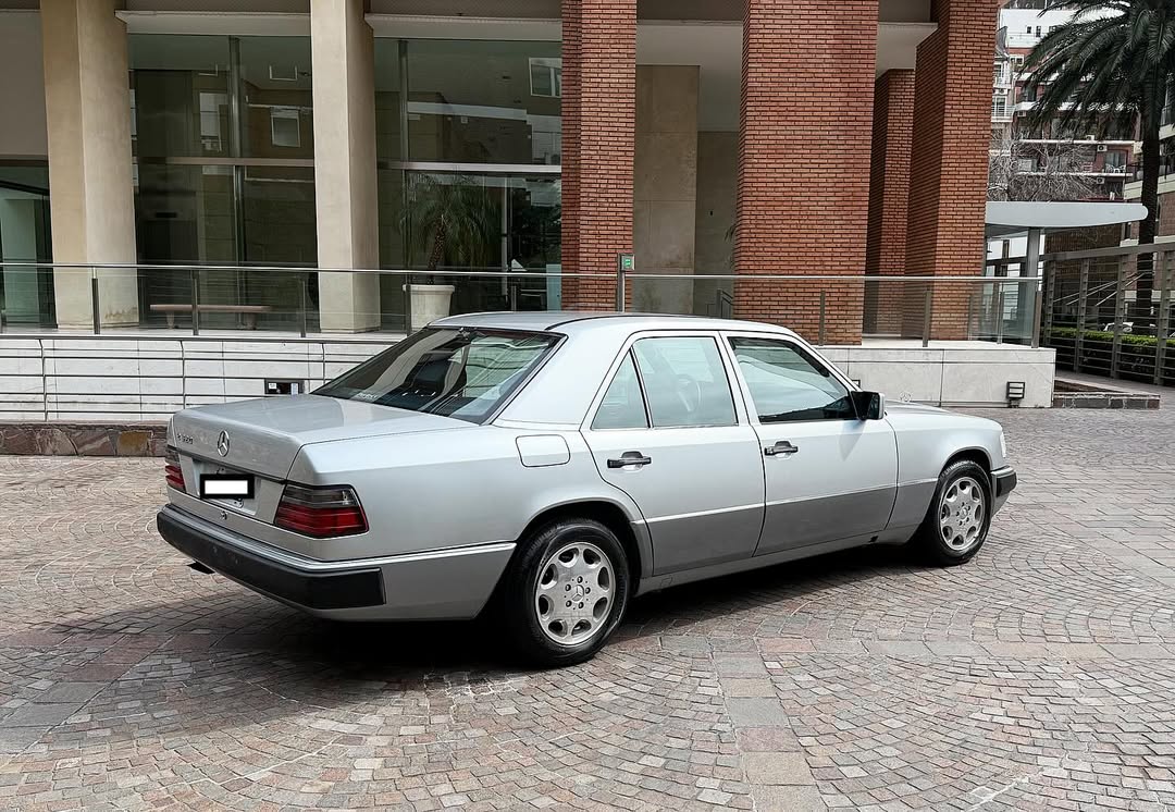 Mira esta publicación de Mercedes Benz Clase E 1993 en Motordil