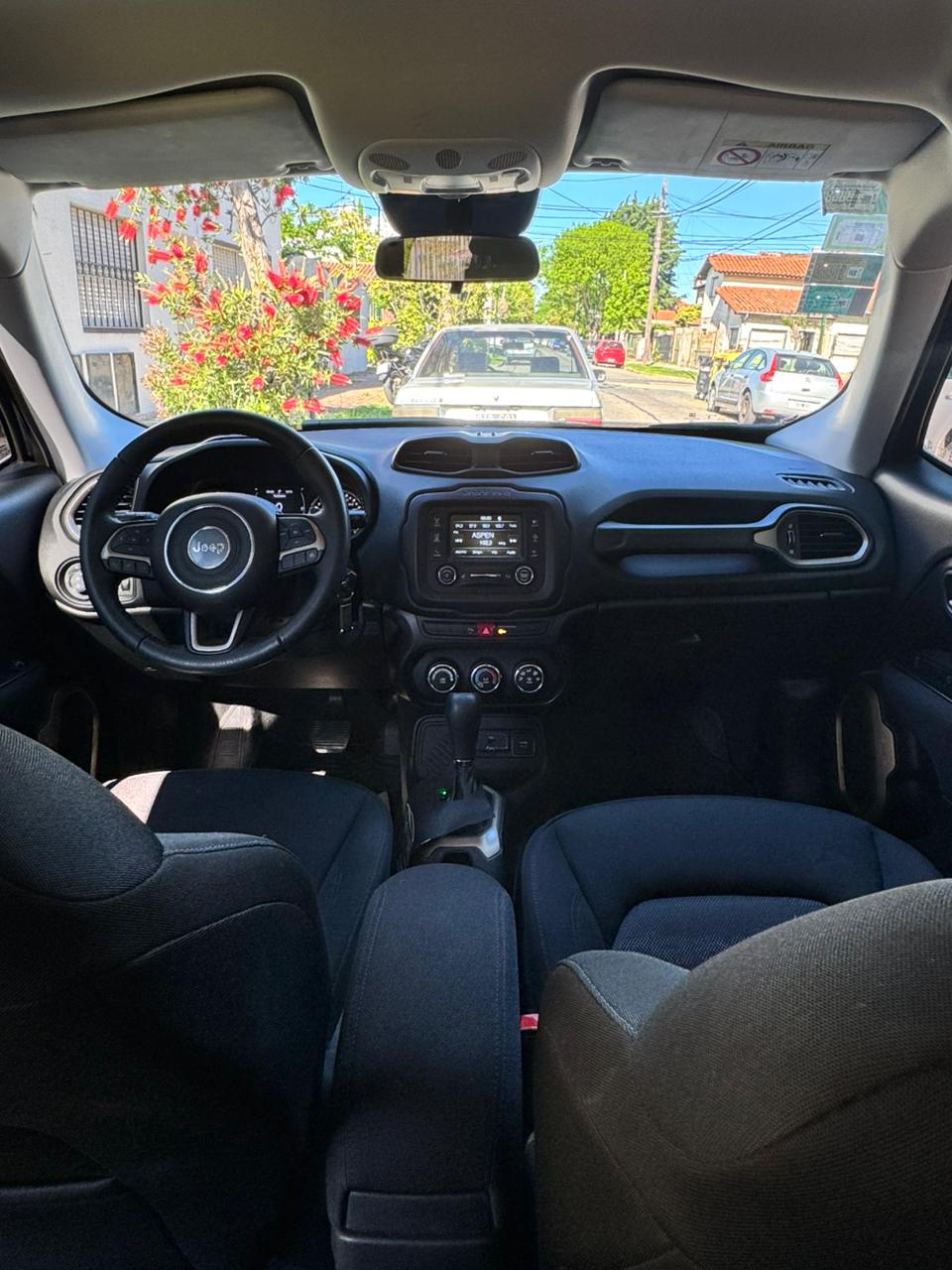 Mirá esta publicación de Jeep Renegade