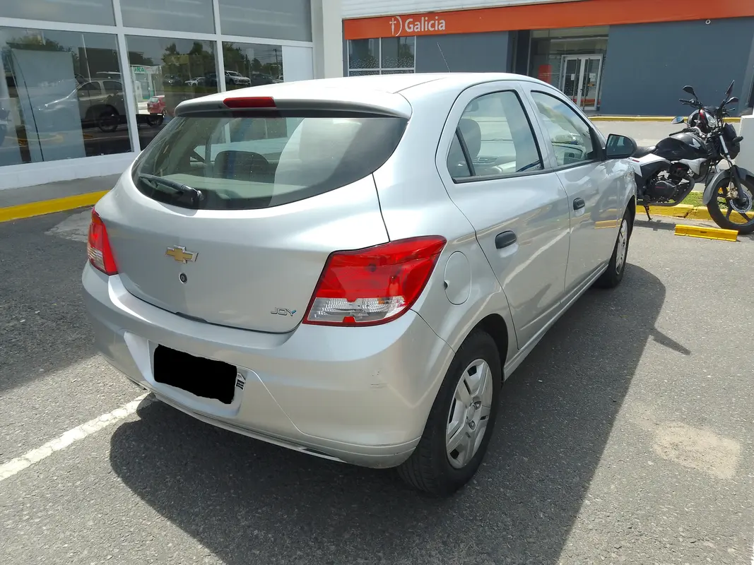 Mira esta publicación de Chevrolet Onix 2017 en Motordil