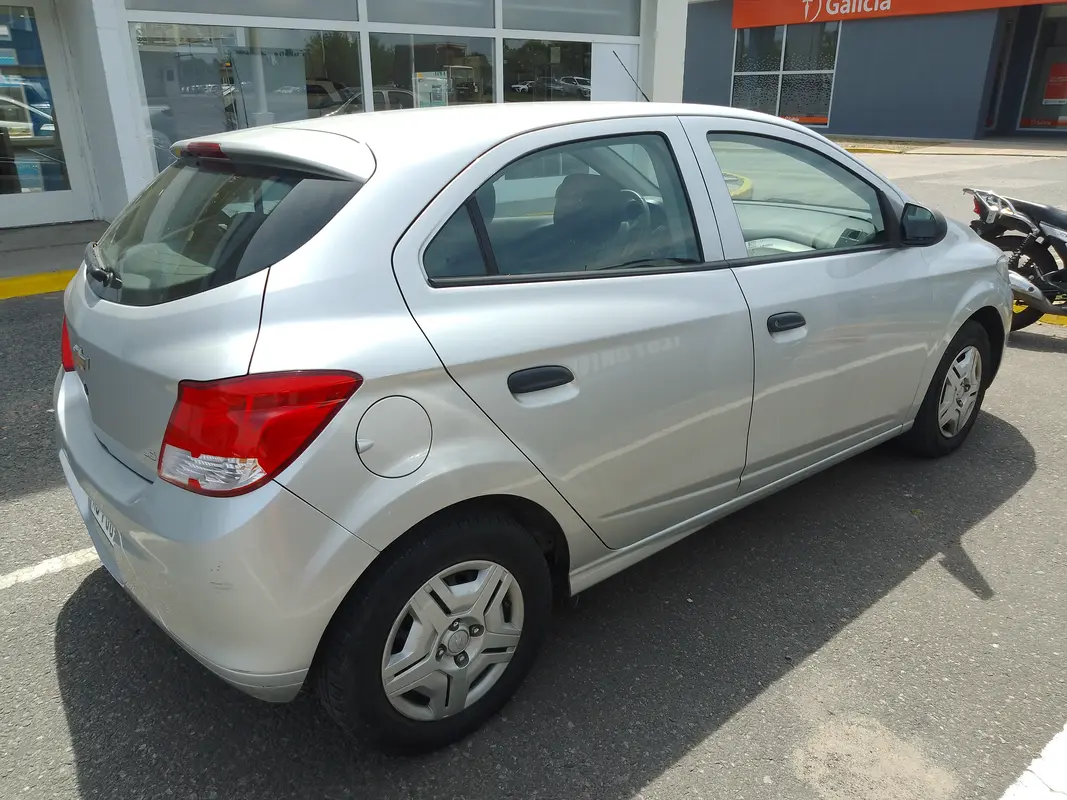 Mira esta publicación de Chevrolet Onix 2017 en Motordil