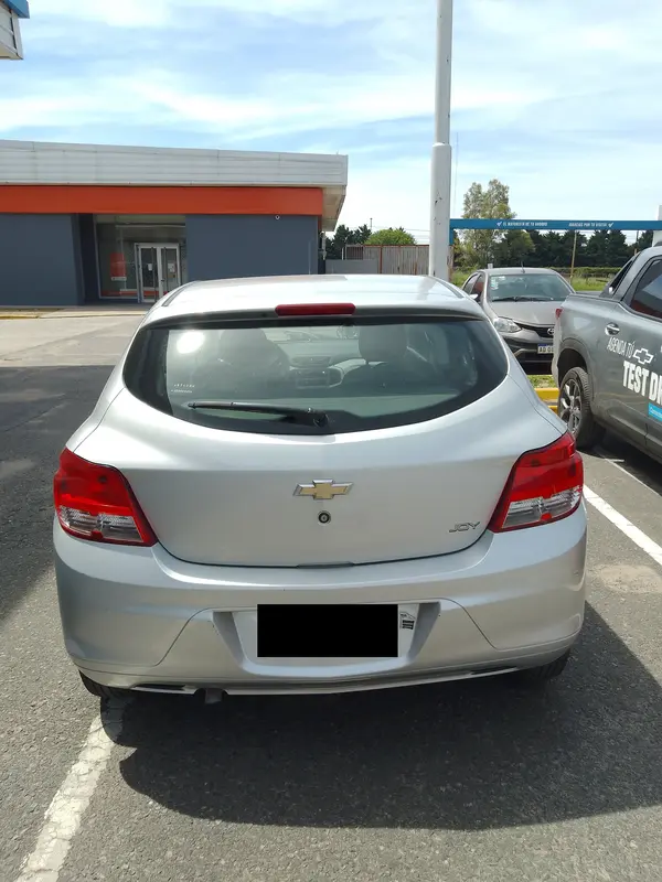 Mira esta publicación de Chevrolet Onix 2017 en Motordil