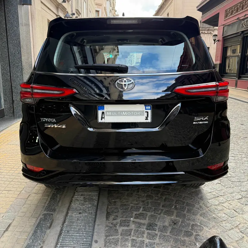 Mira esta publicación de Toyota SW4 2024 en Motordil