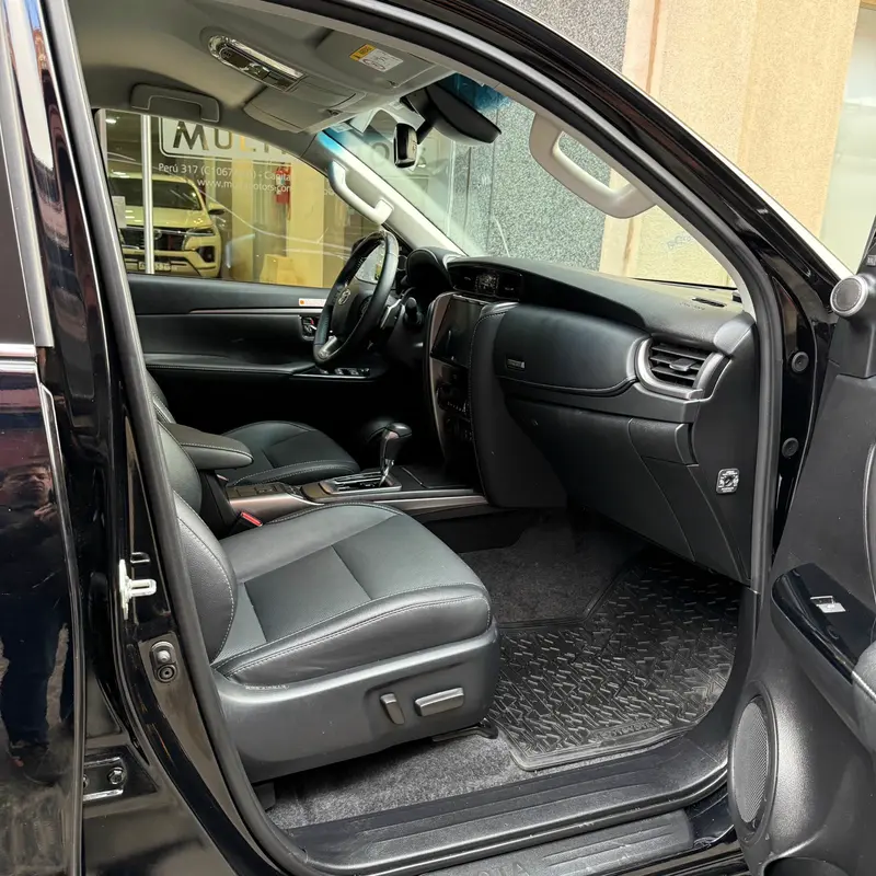 Mira esta publicación de Toyota SW4 2024 en Motordil