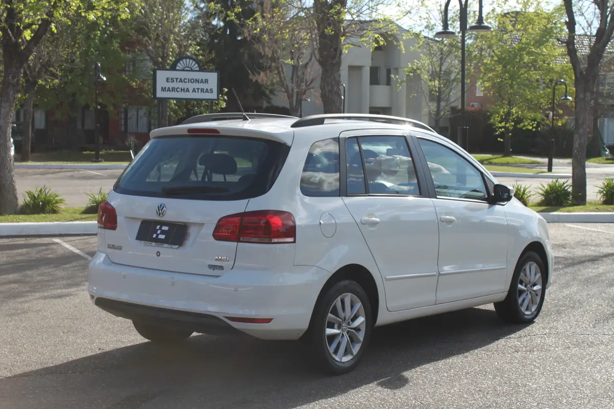 Mira esta publicación de Volkswagen Suran 2015 en Motordil