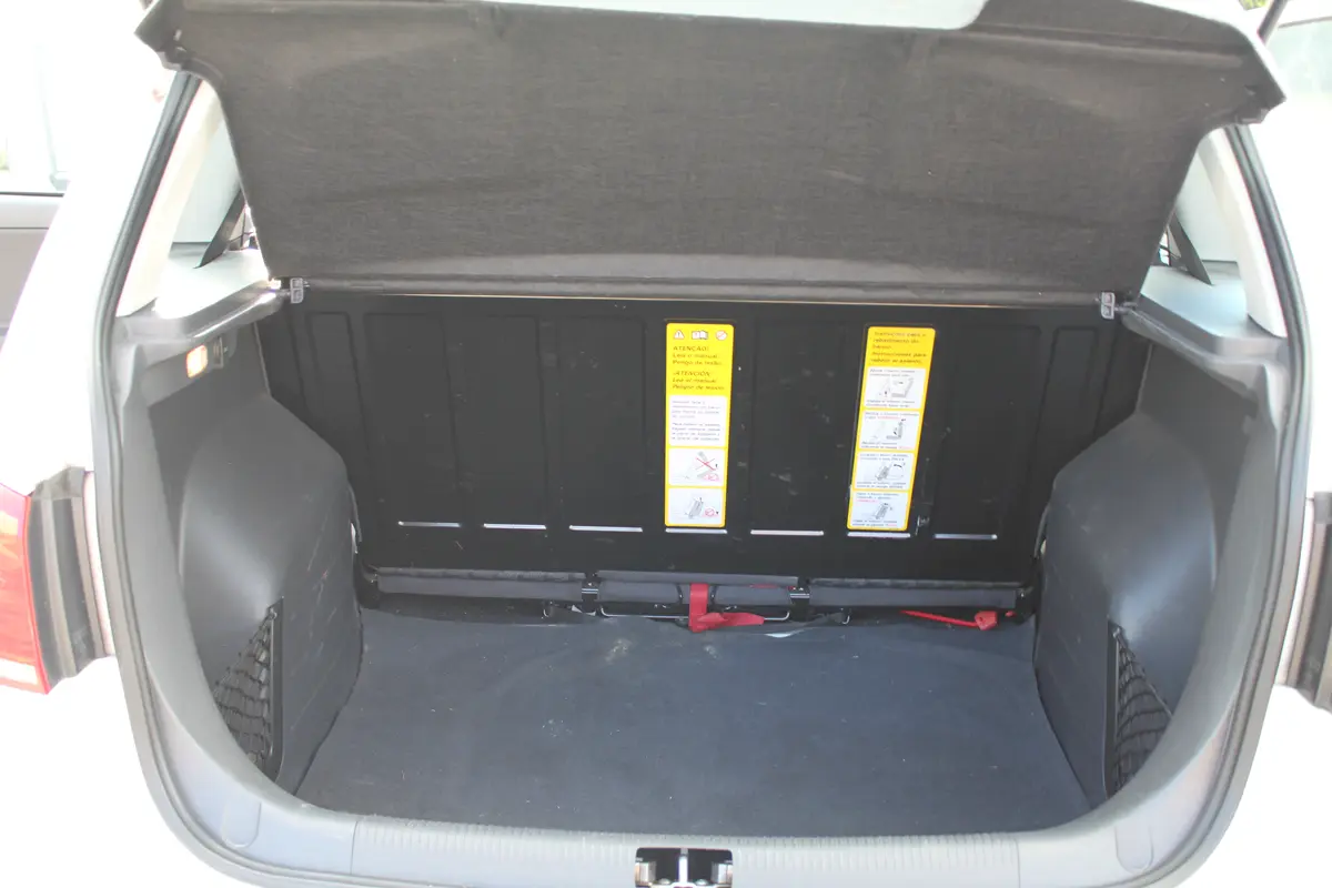 Mira esta publicación de Volkswagen Suran 2015 en Motordil