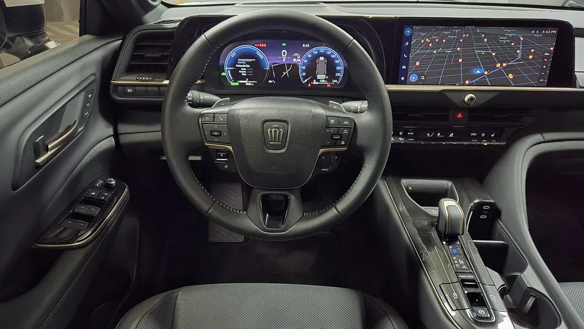 Mira esta publicación de Toyota Crown 2025 en Motordil