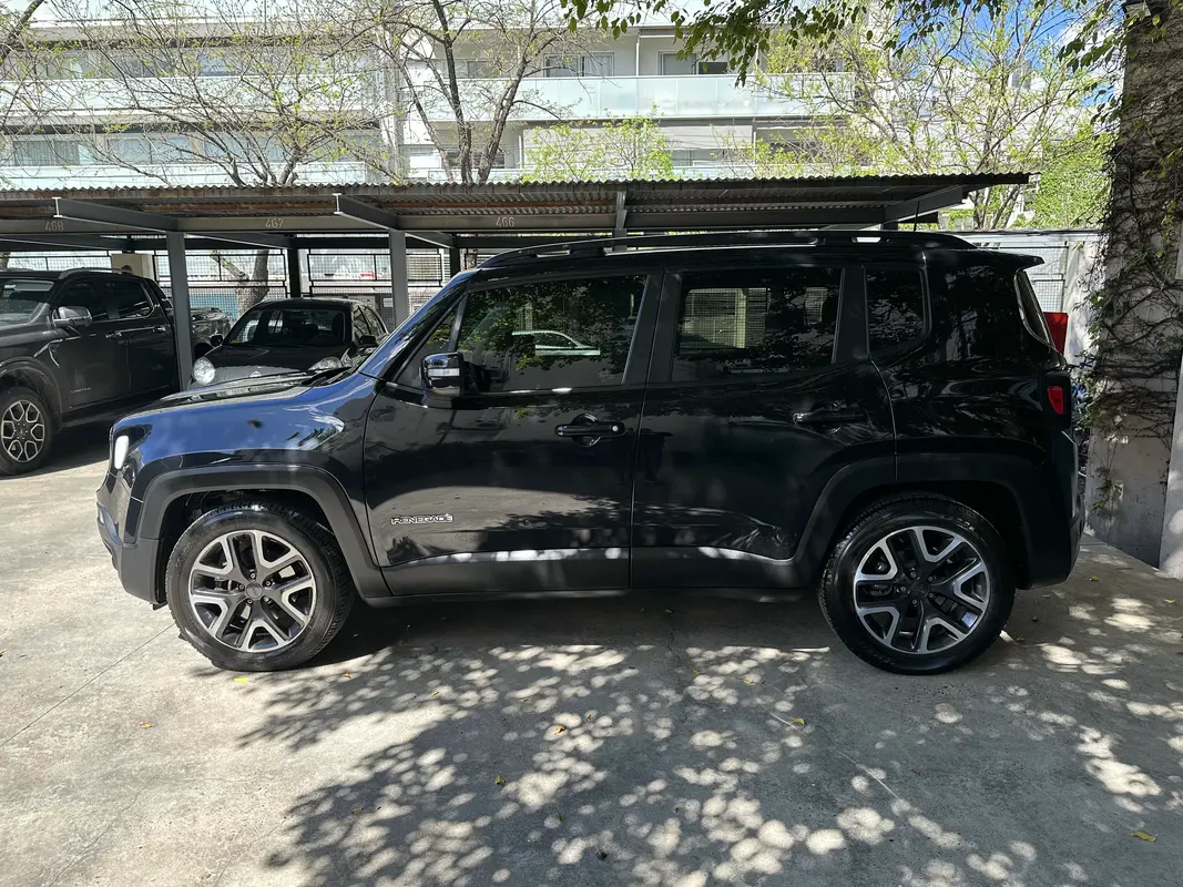Mira esta publicación de Jeep Renegade 2021 en Motordil