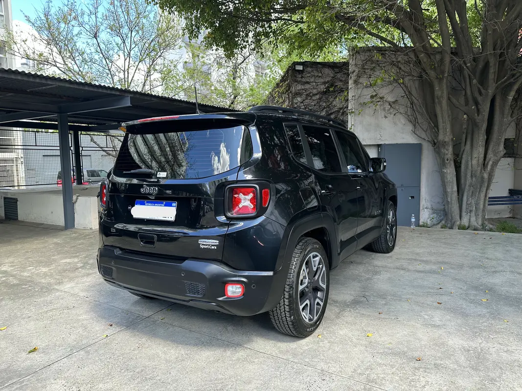 Mira esta publicación de Jeep Renegade 2021 en Motordil