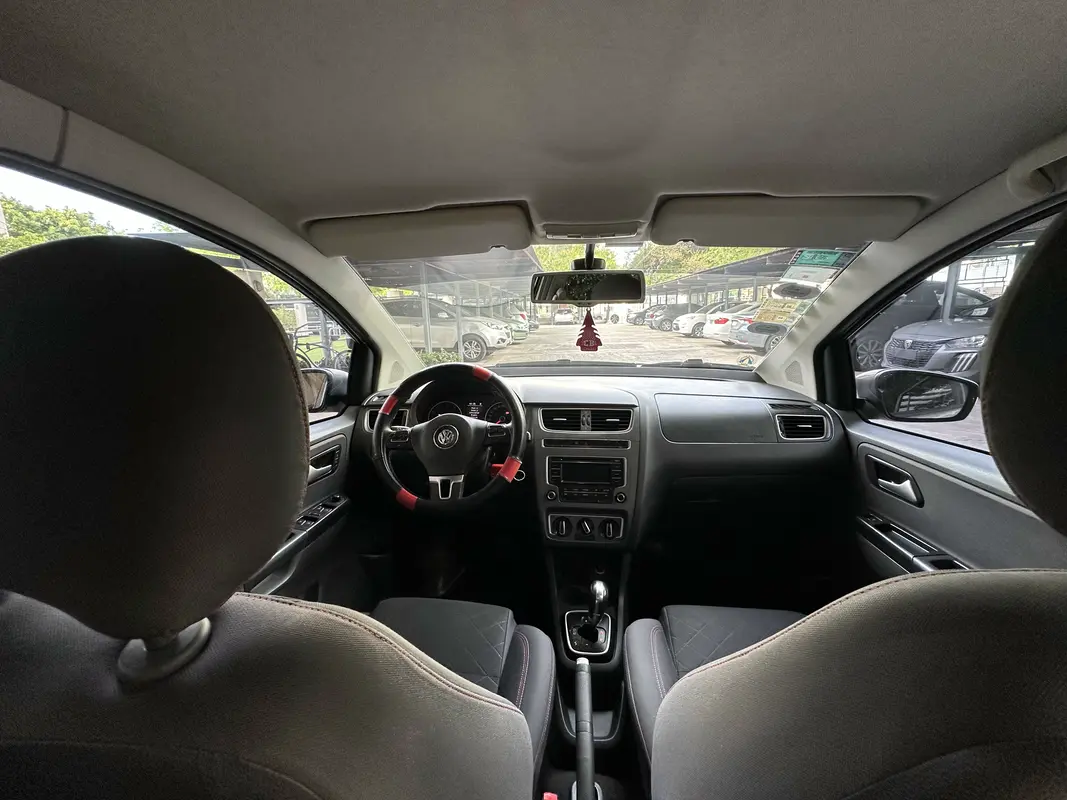 Mira esta publicación de Volkswagen Suran 2014 en Motordil