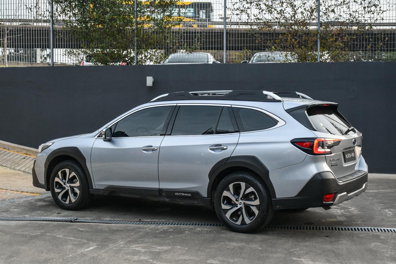 Mira esta publicación de Subaru Outback 2023 en Motordil