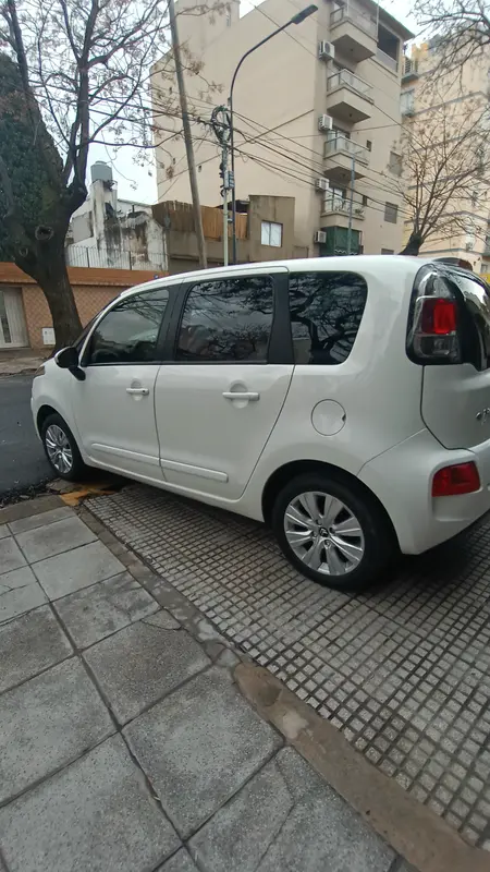 Mira esta publicación de Citroen C 3 Picasso 2014 en Motordil