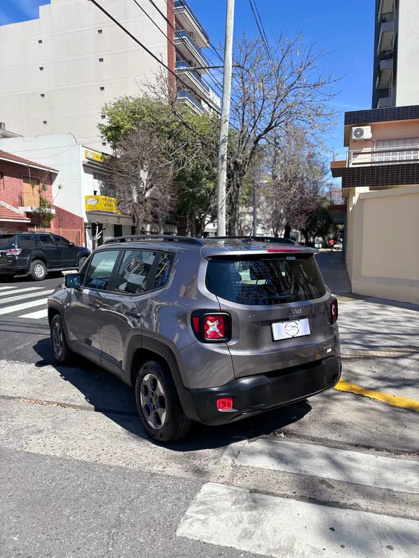 Mirá esta publicación de Jeep Renegade