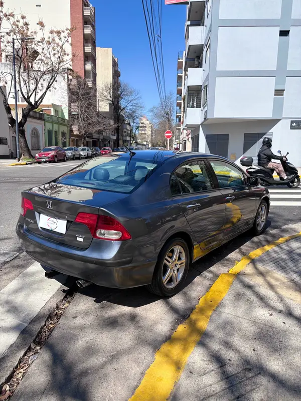 Mira esta publicación de Honda Civic 2007 en Motordil