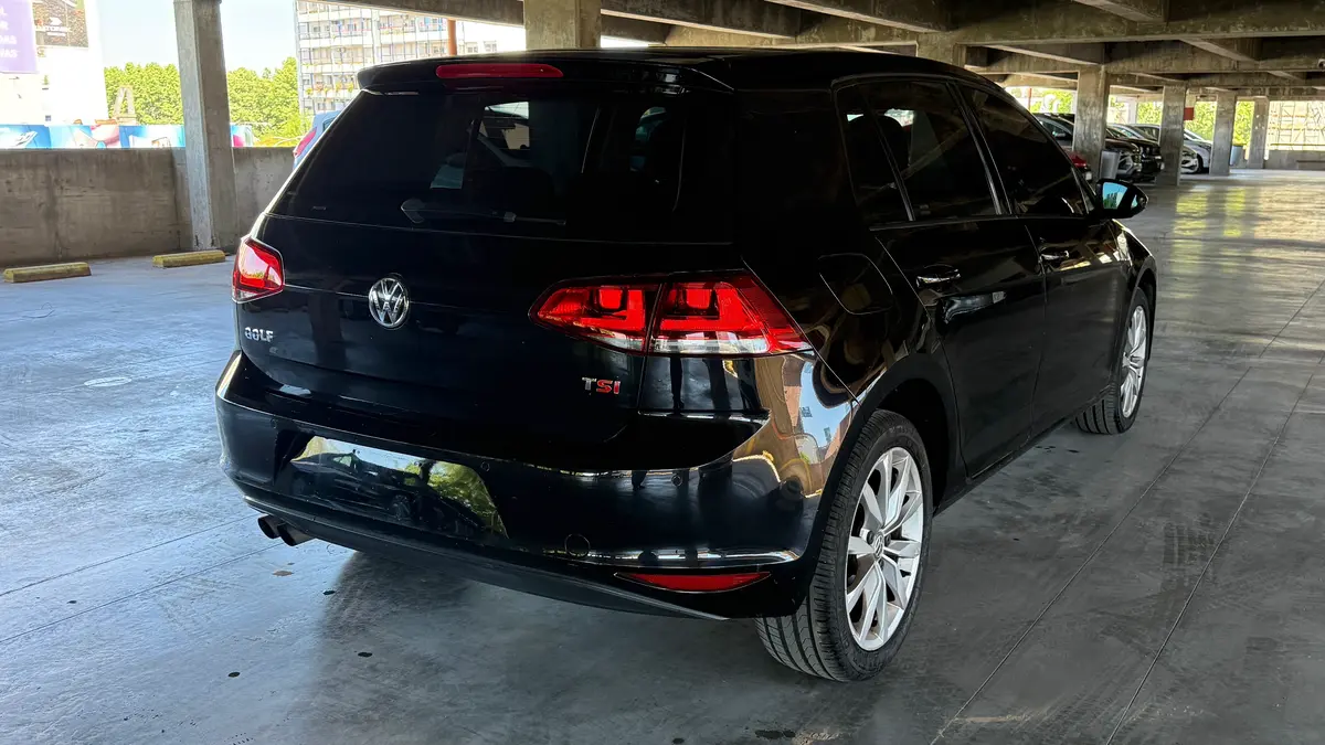 Mira esta publicación de Volkswagen Golf 2015 en Motordil
