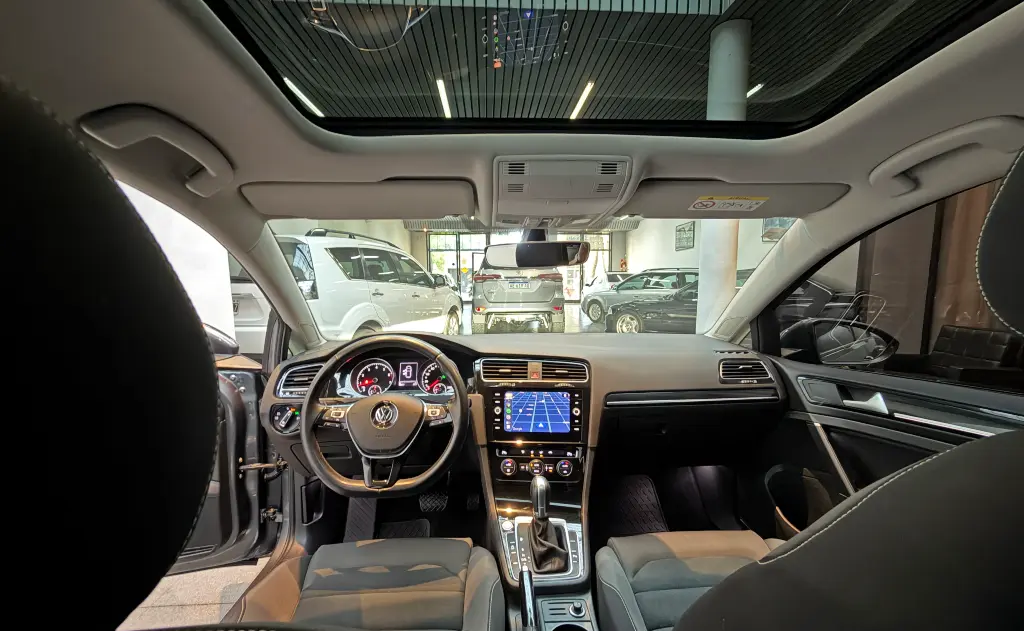 Mira esta publicación de Volkswagen Golf 2018 en Motordil