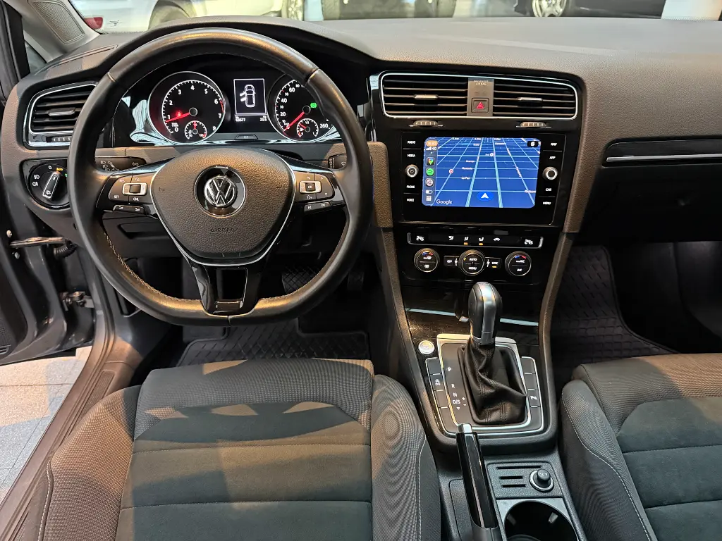 Mira esta publicación de Volkswagen Golf 2018 en Motordil