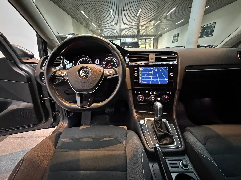 Mira esta publicación de Volkswagen Golf 2018 en Motordil