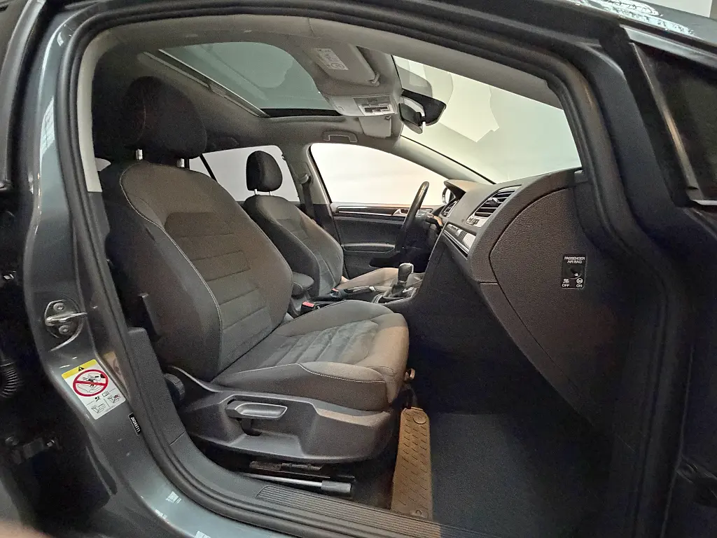 Mira esta publicación de Volkswagen Golf 2018 en Motordil