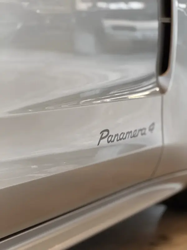 Mira esta publicación de Porsche Panamera 2022 en Motordil