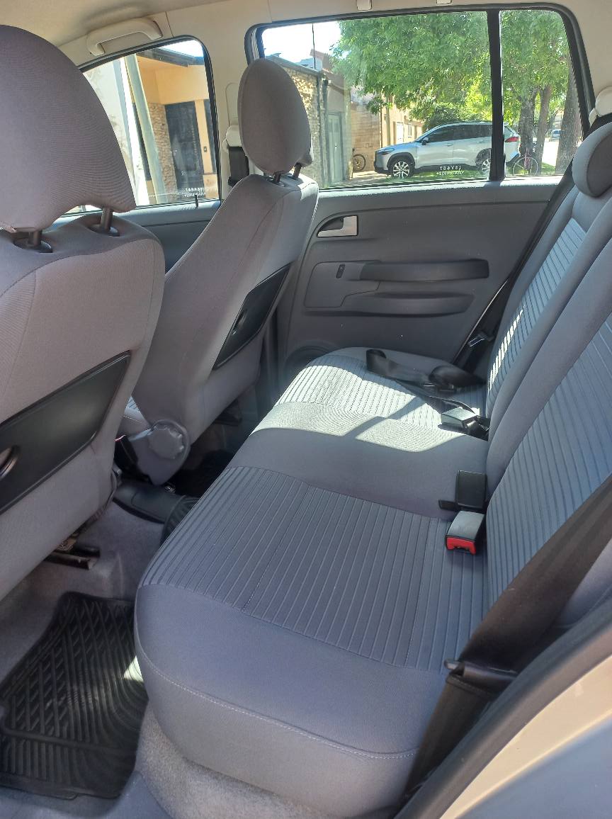 Mira esta publicación de Volkswagen Suran 2010 en Motordil