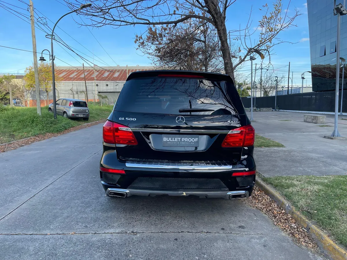Mira esta publicación de Mercedes Benz GL 2013 en Motordil