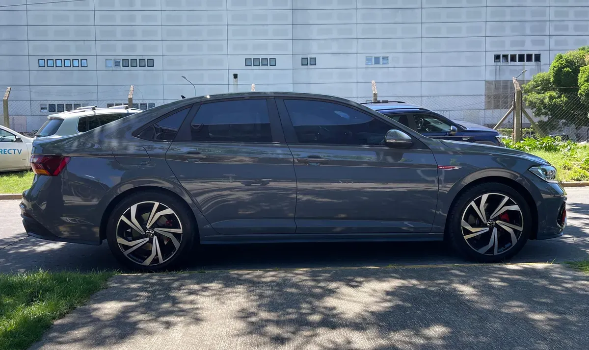 Mira esta publicación de Volkswagen Vento 2023 en Motordil