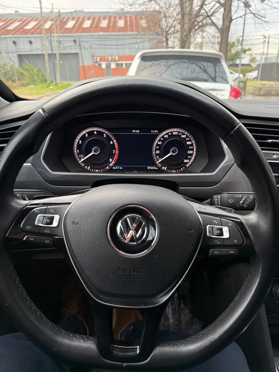 Mira esta publicación de Volkswagen Tiguan Allspace 2019 en Motordil