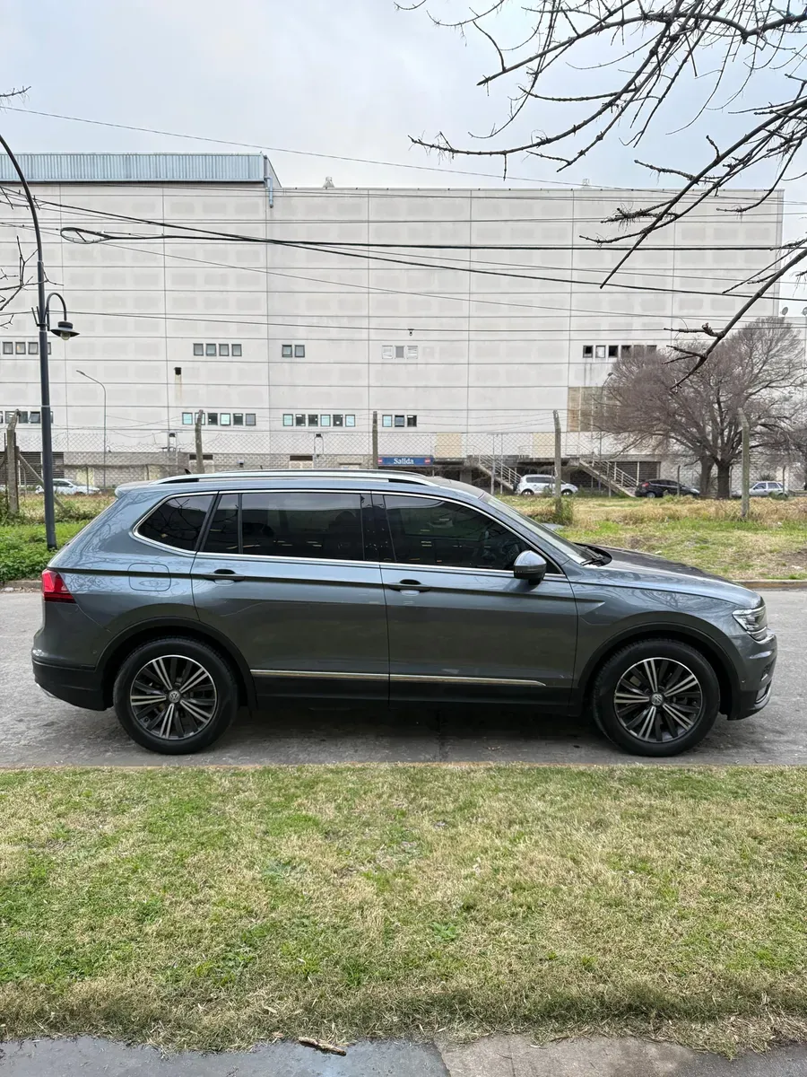 Mira esta publicación de Volkswagen Tiguan Allspace 2019 en Motordil