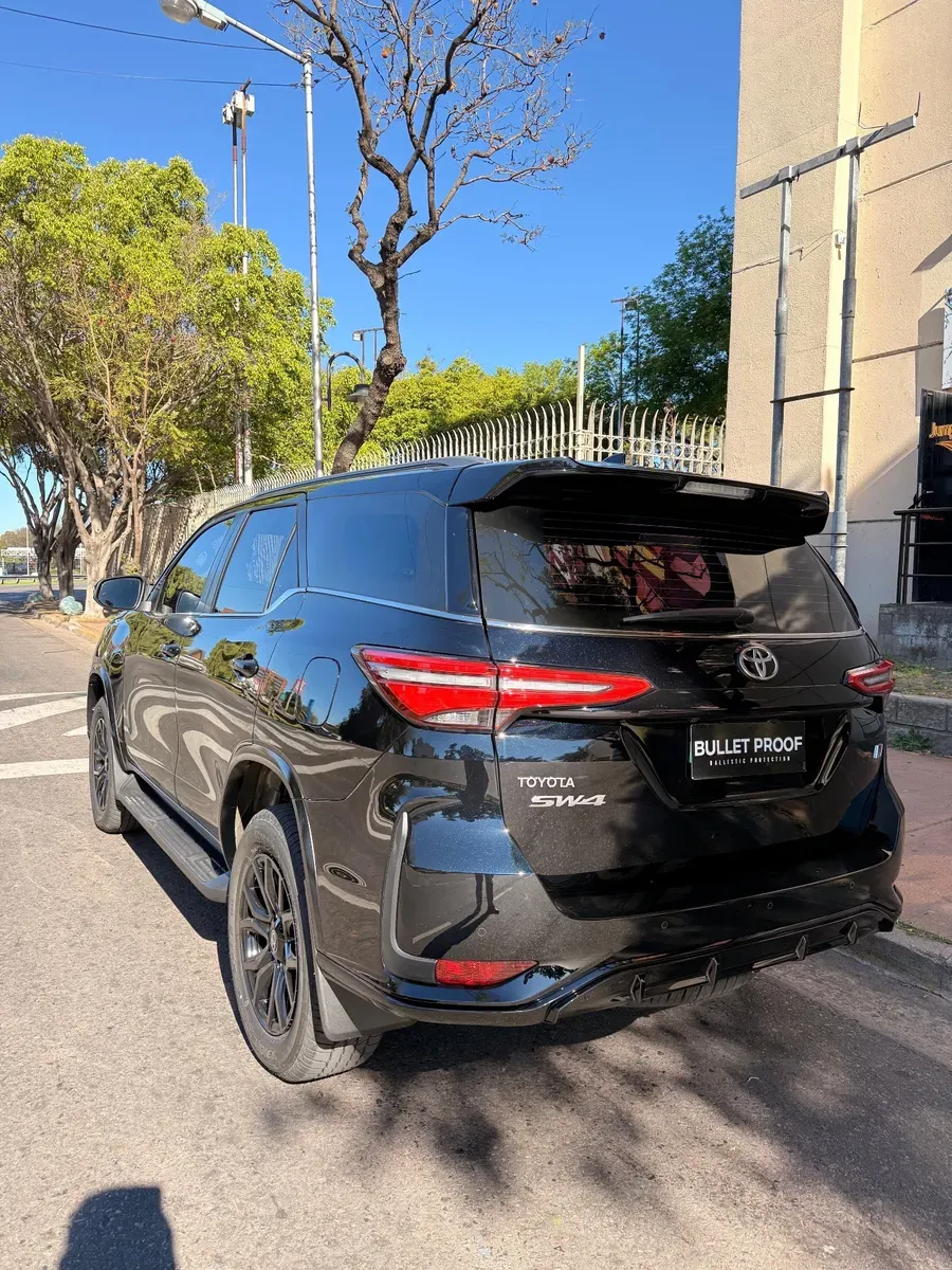 Mira esta publicación de Toyota SW4 2025 en Motordil