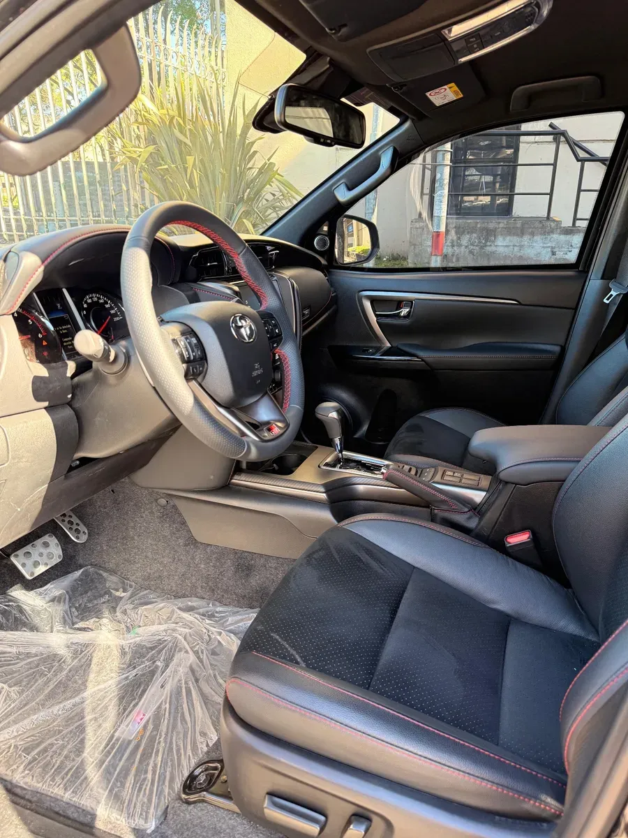 Mira esta publicación de Toyota SW4 2025 en Motordil