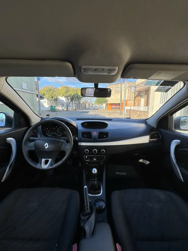 Mira esta publicación de Renault Fluence 2011 en Motordil