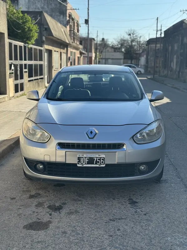 Mira esta publicación de Renault Fluence 2011 en Motordil