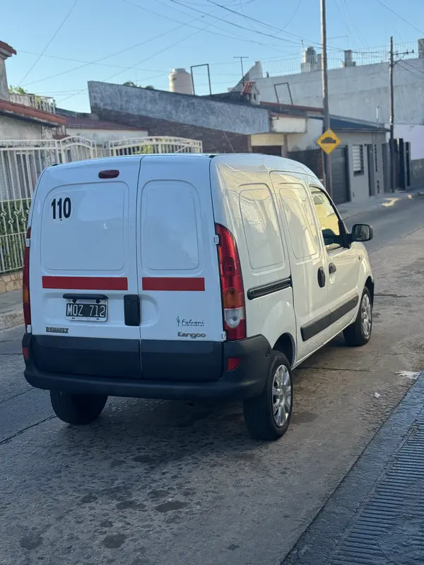 Mira esta publicación de Renault Kangoo 2013 en Motordil