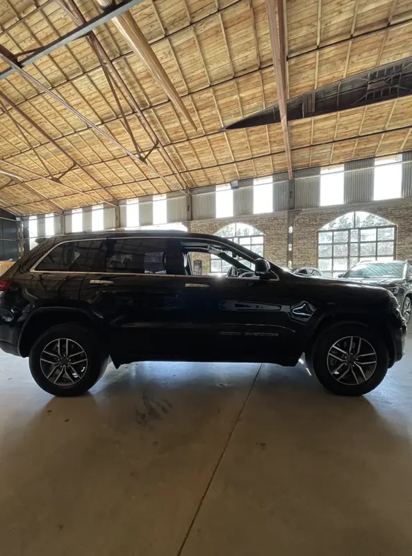 Mira esta publicación de Jeep Grand Cherokee 2021 en Motordil